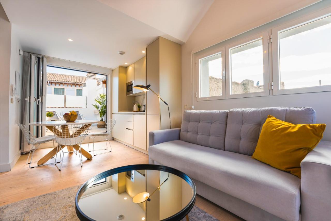 Debambu Suites Málaga Extérieur photo