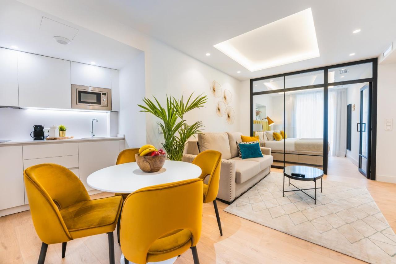 Debambu Suites Málaga Extérieur photo