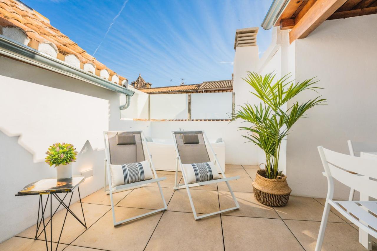 Debambu Suites Málaga Extérieur photo